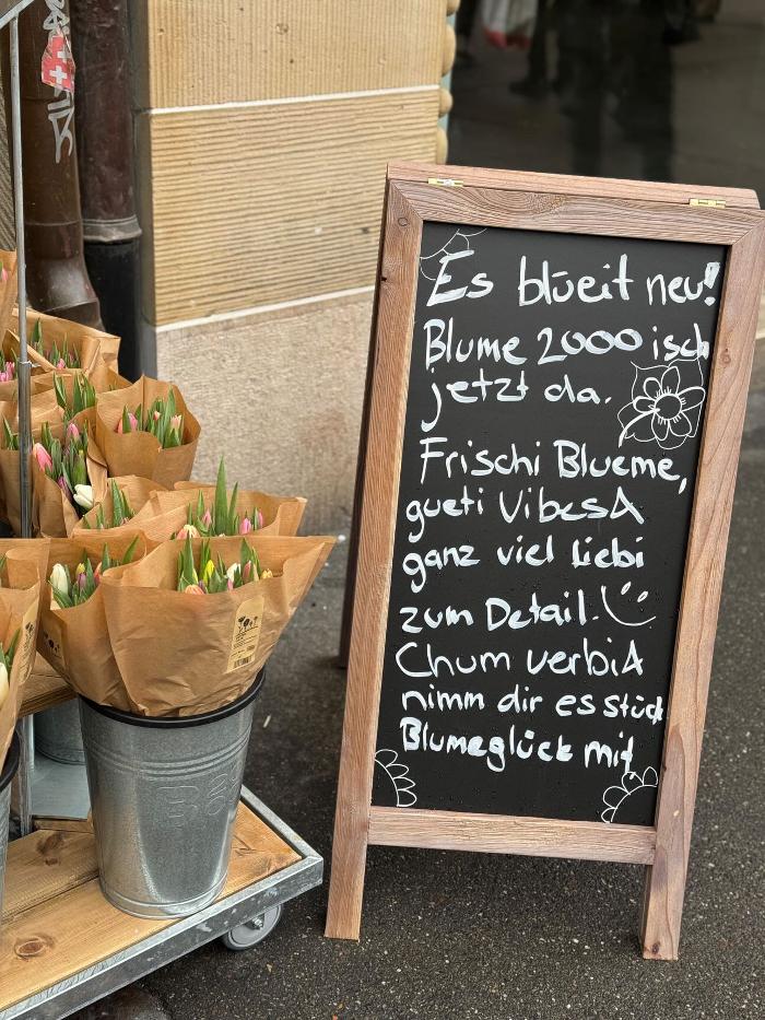 BLUME2000 Basel, Hutgasse in Basel