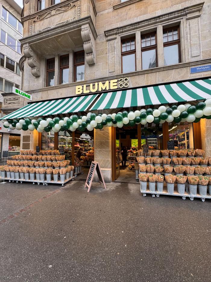 BLUME2000 Basel, Hutgasse in Basel