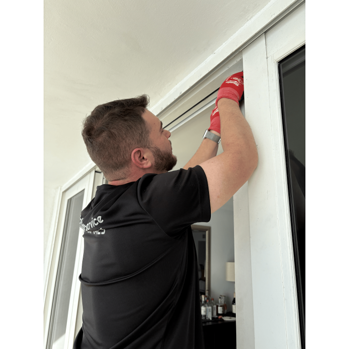 Alpha sliding doors Logo