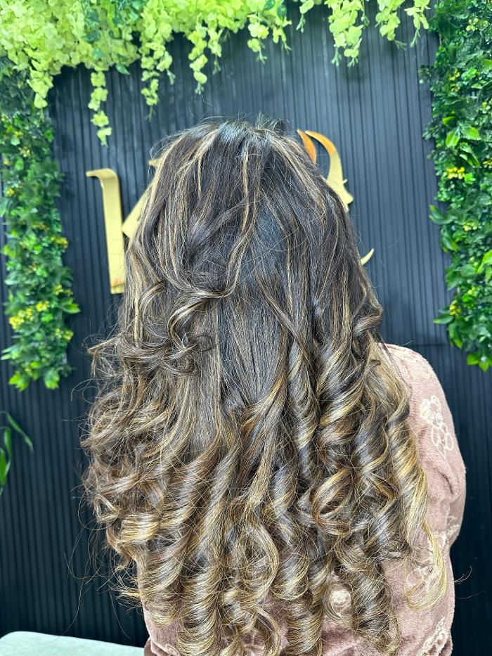 Katia Watson's Beauty Salon Image