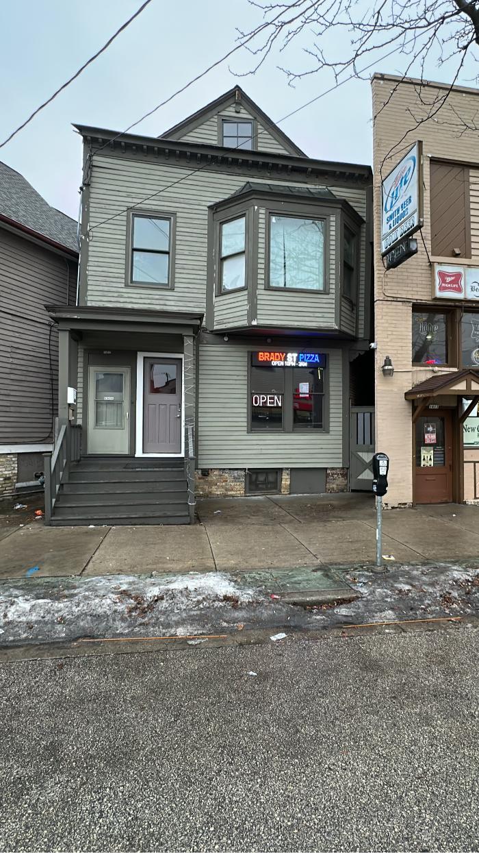 Brady St Pizza Image