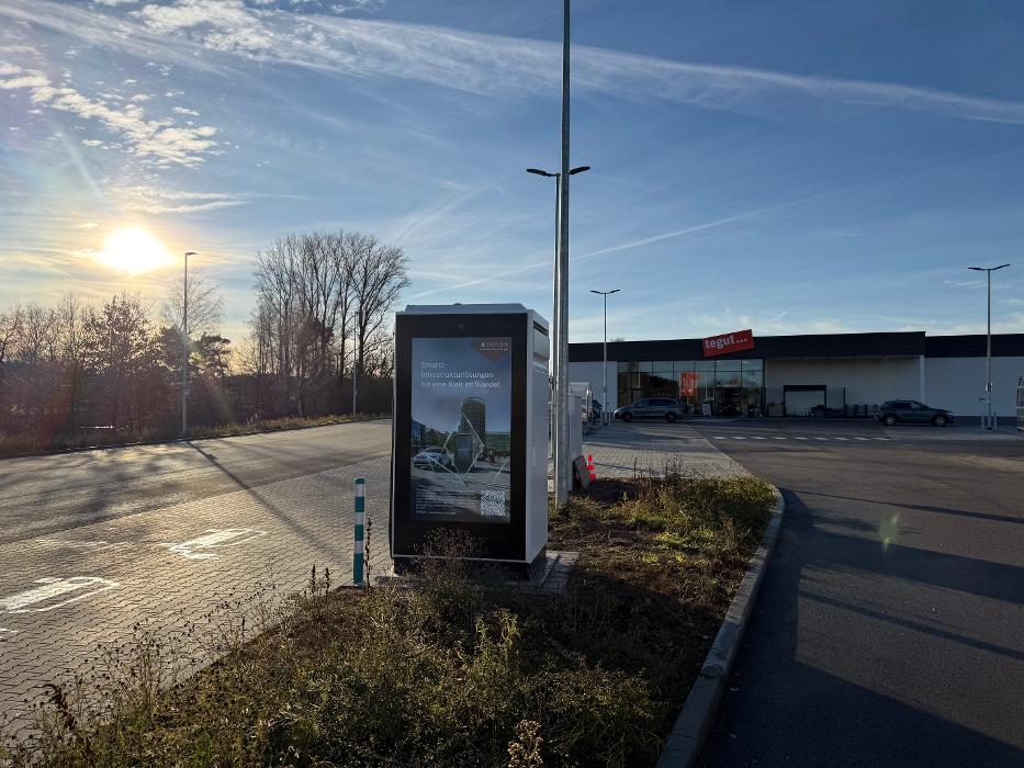 ChargeOne Ladestation, Im Gewerbegebiet in Abenberg