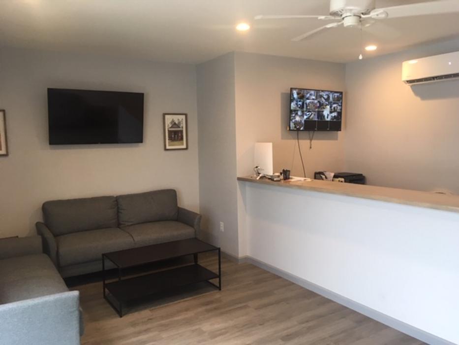 Mike's Radiator & AC Services Pro Auto and Truck Service Image