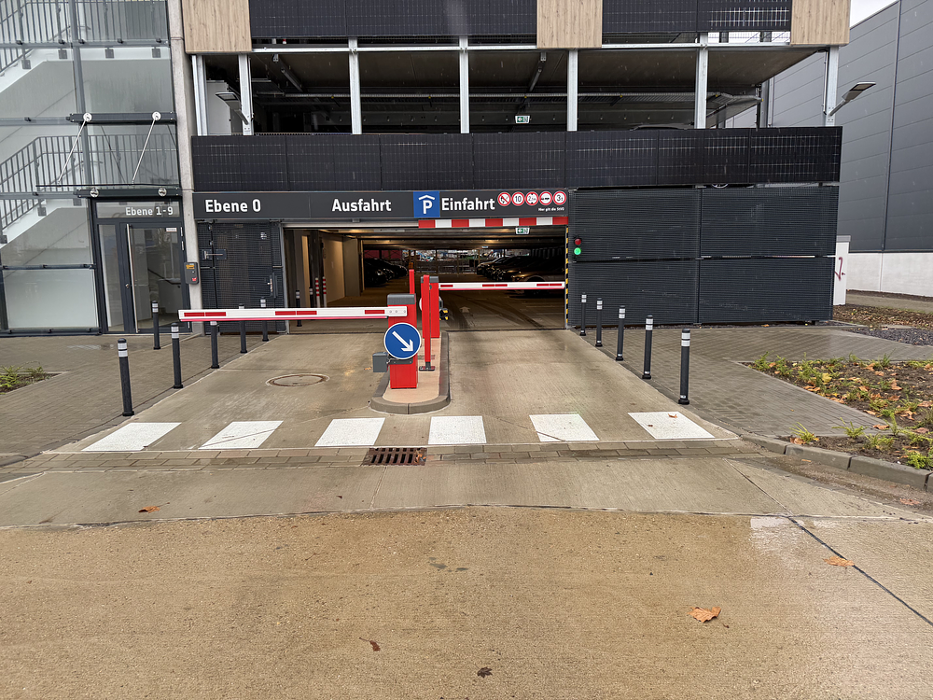 ampido Parkplatz, Vitalisstraße in Köln