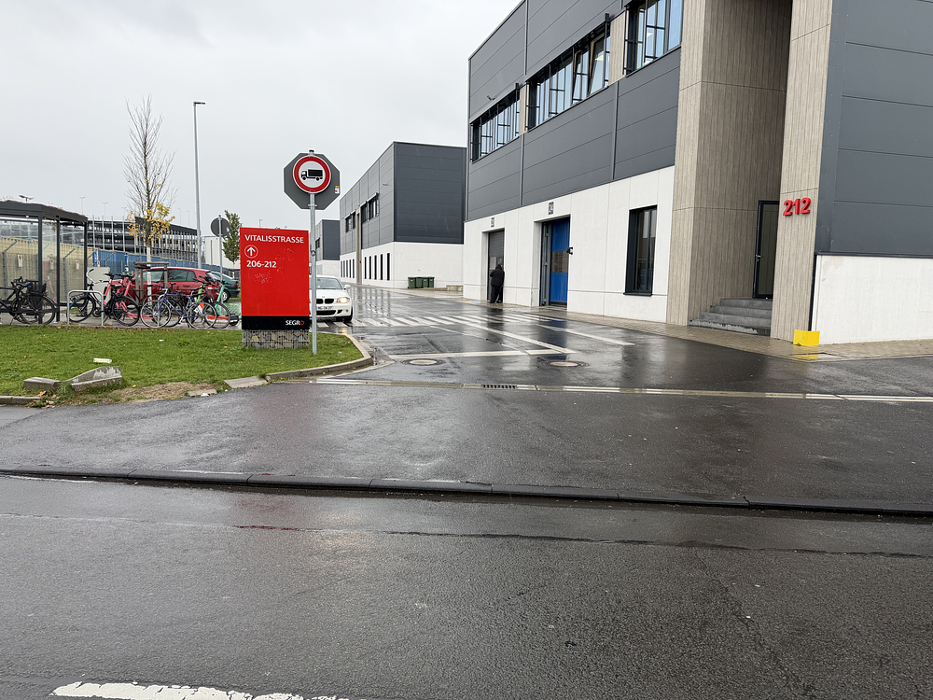 ampido Parkplatz, Vitalisstraße in Köln