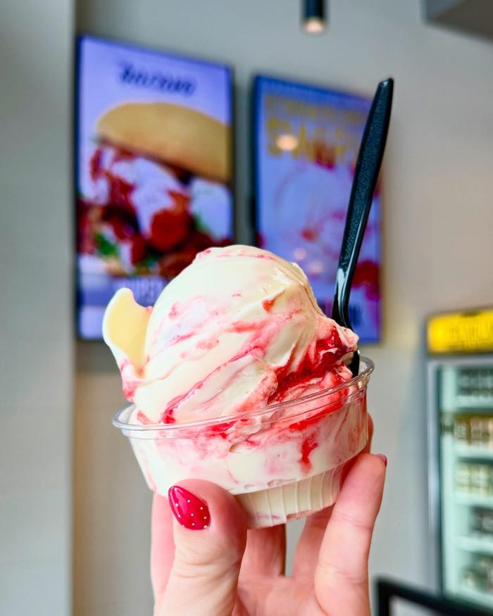 Super Chix - Chicken & Custard Image