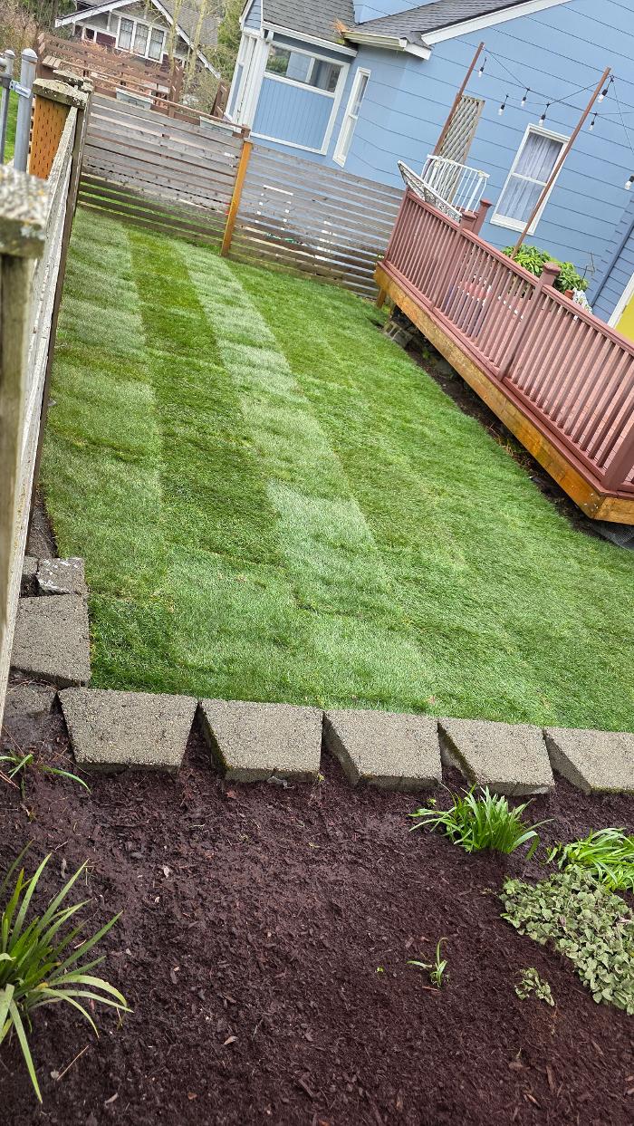 Elevate Landscape LLC Logo