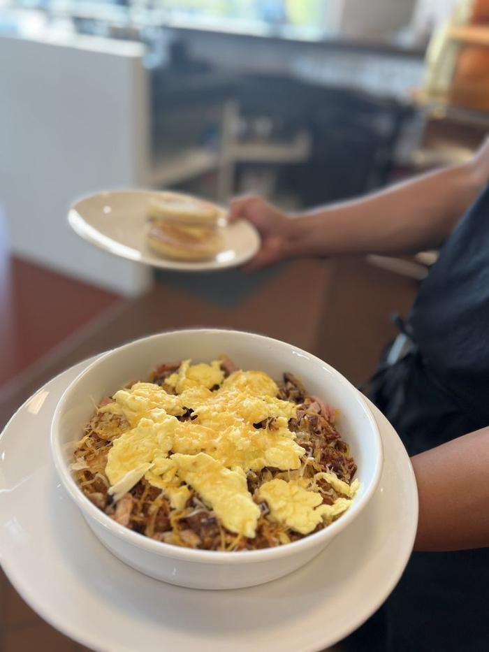 Sofra Breakfast &amp; Lunch Logo