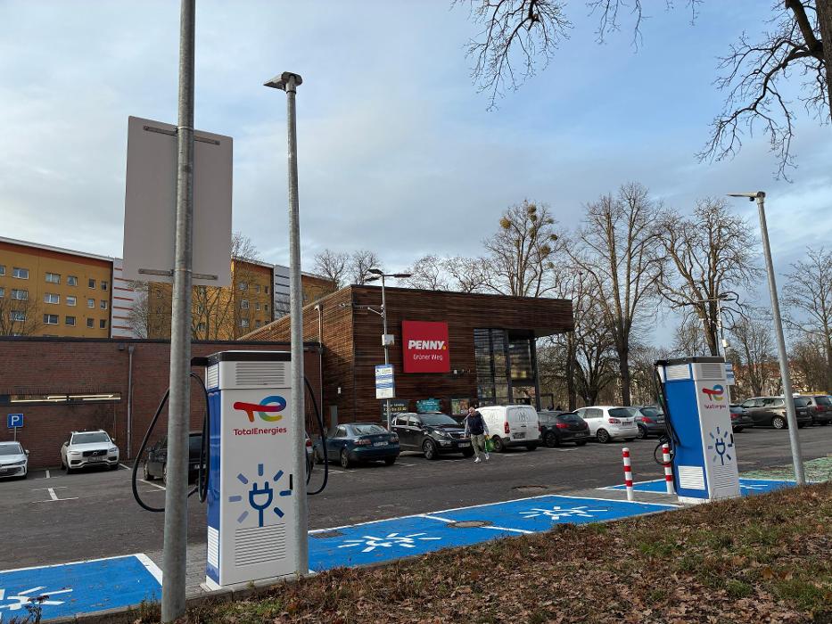 TotalEnergies Charging Station, Fehrbelliner Straße in Berlin