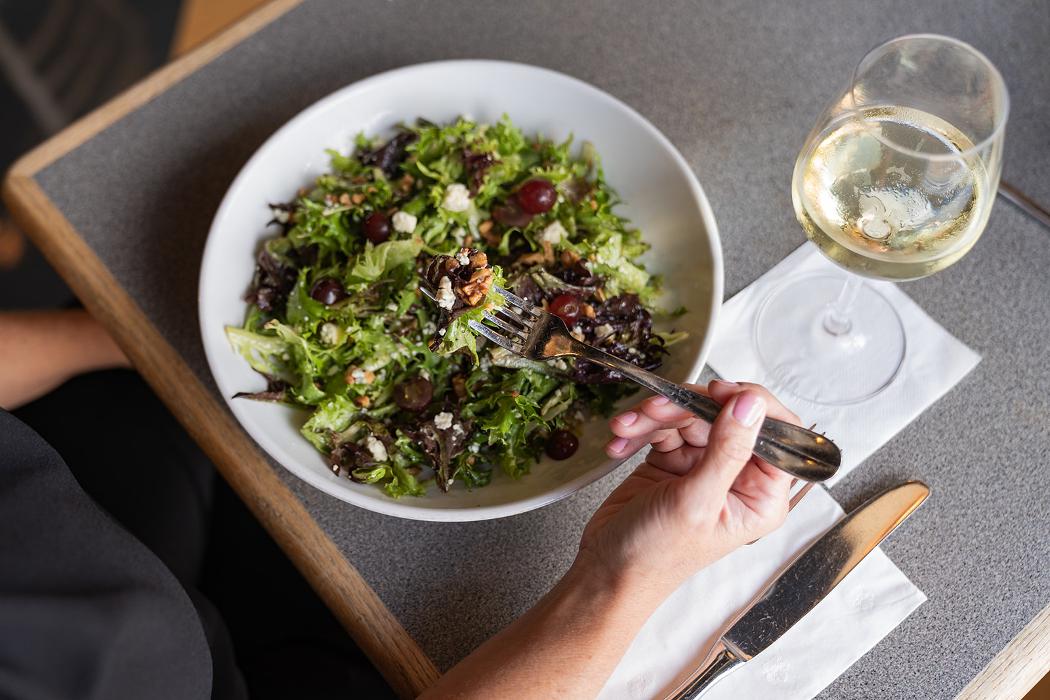 Dewey's Pizza - Worthington Image