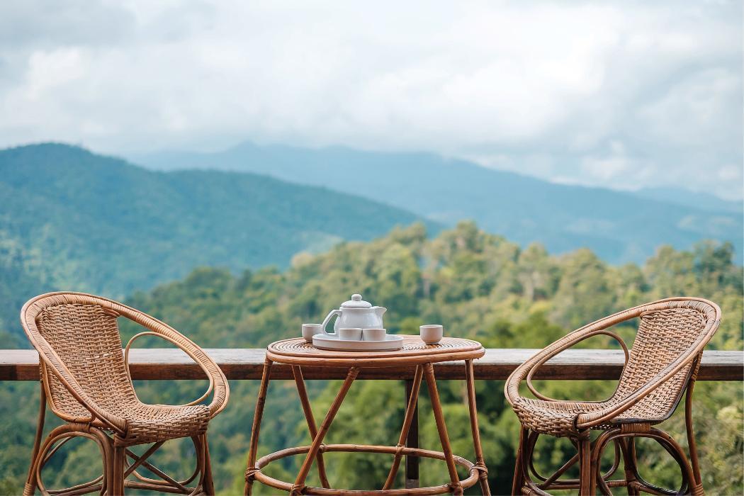 Bistro set overlooking mountains