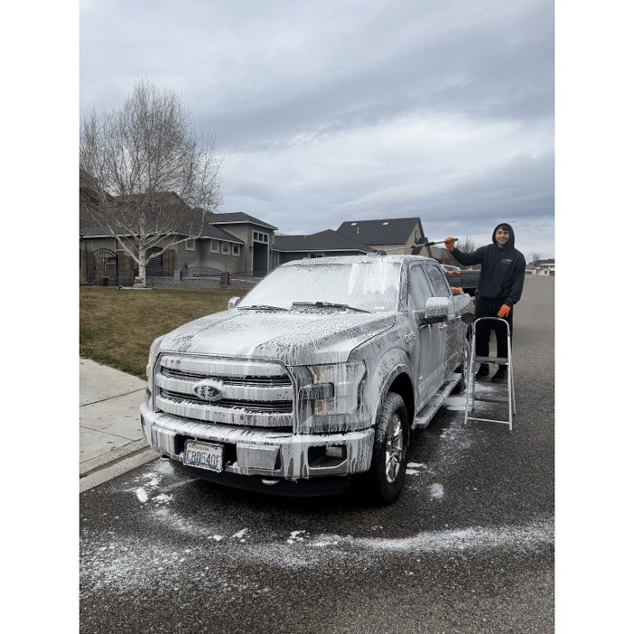 We offer mobile truck detailing for car detailers all over tri cities