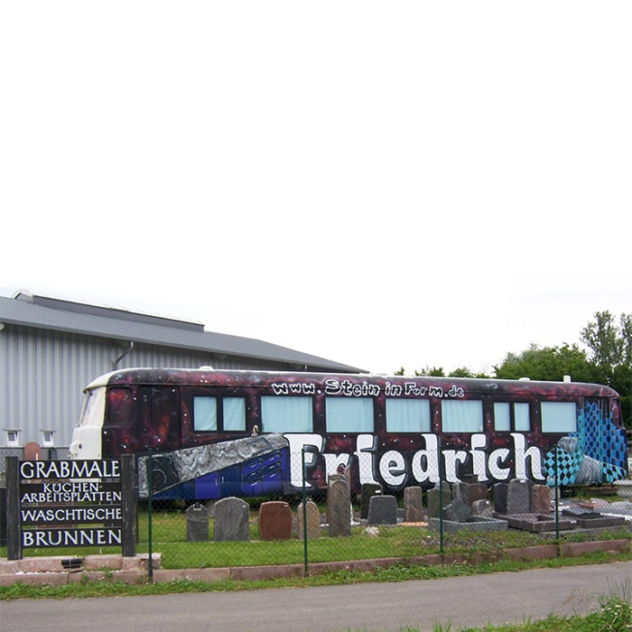 Steinmetzbetrieb Friedrich GmbH, Am Bahnhof in March