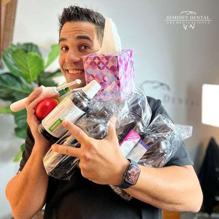 Semidey Dental Image