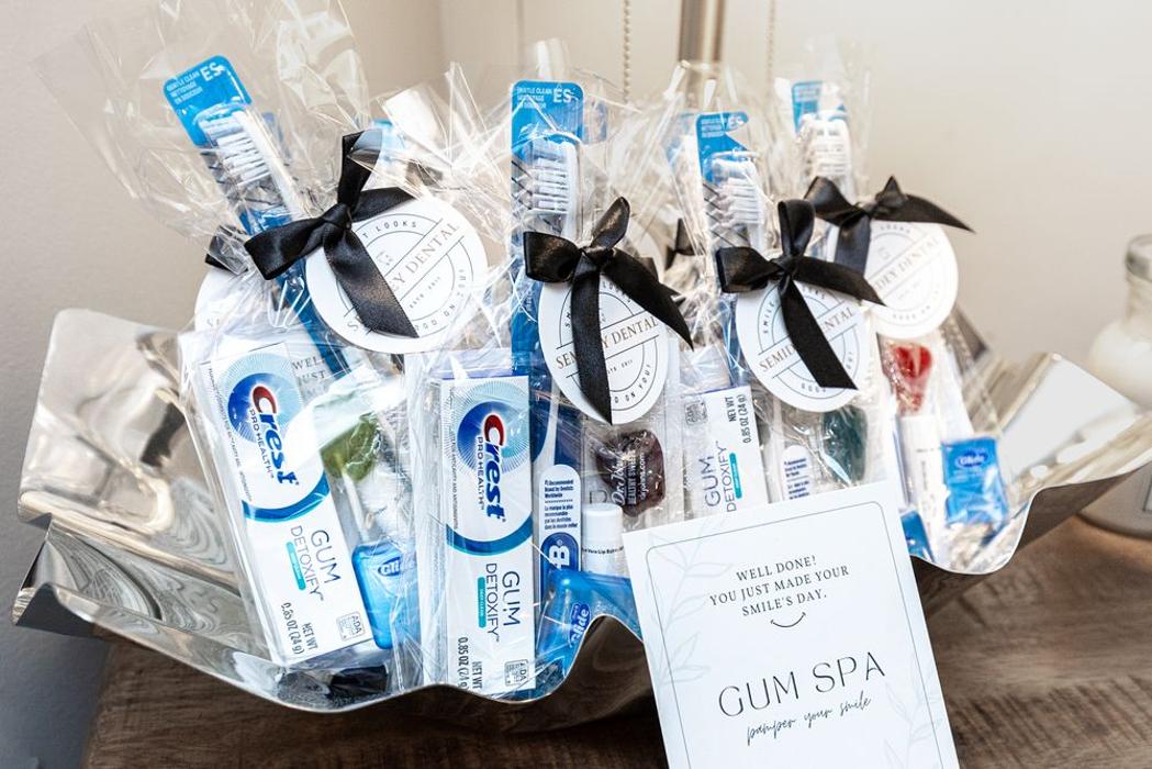 Semidey Dental Image