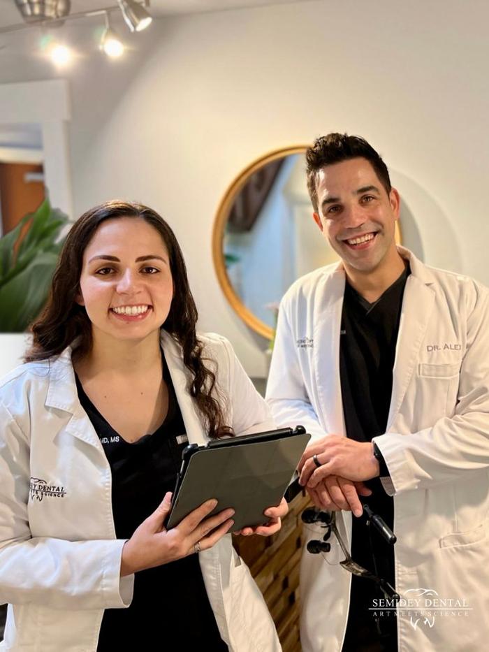 Semidey Dental Image