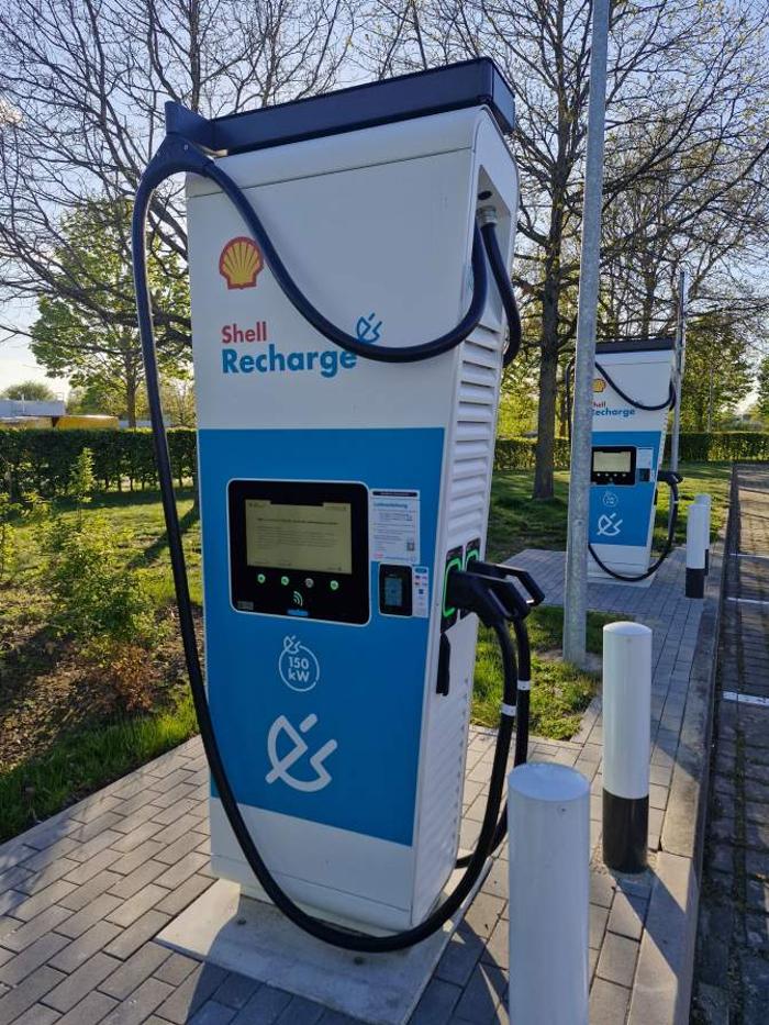Shell Recharge Charging Station, Industriestraße in Wunstorf