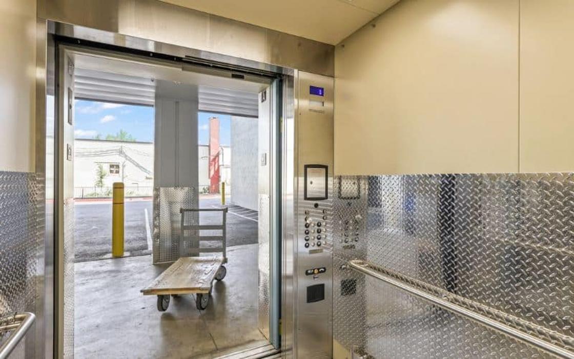 West Coast Self-Storage Halsey Image