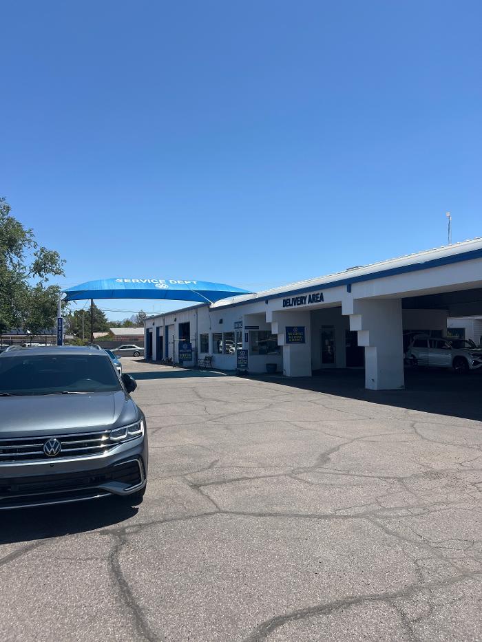 Sisbarro Volkswagen Service Logo