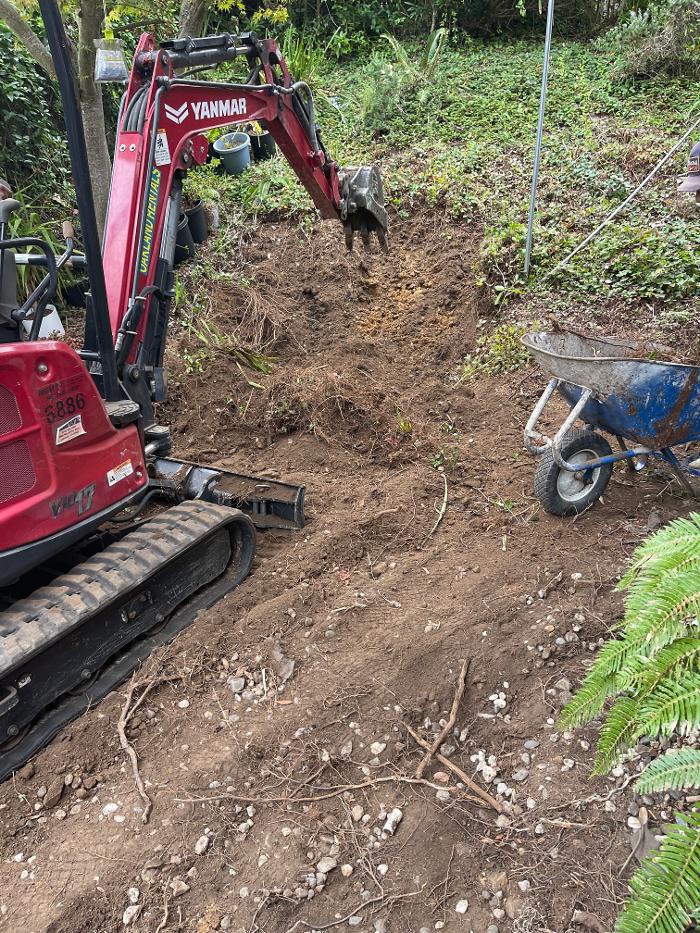 DIAMOND'S CONCRETE CONSTRUCTION Logo