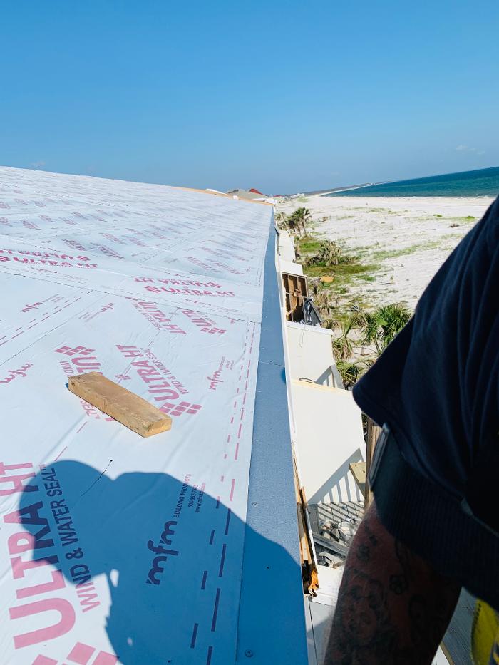 Local Roofing Contractor LLC Image