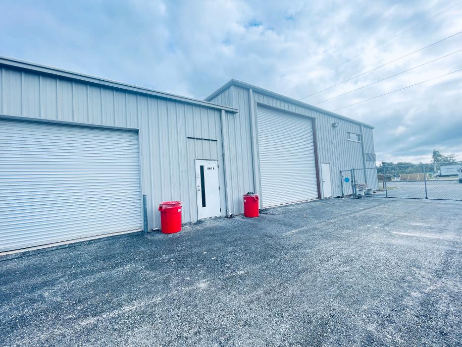 Local Roofing Contractor LLC Image