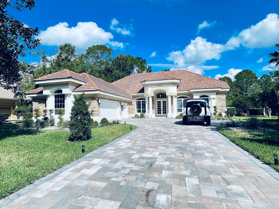 Local Roofing Contractor LLC Image