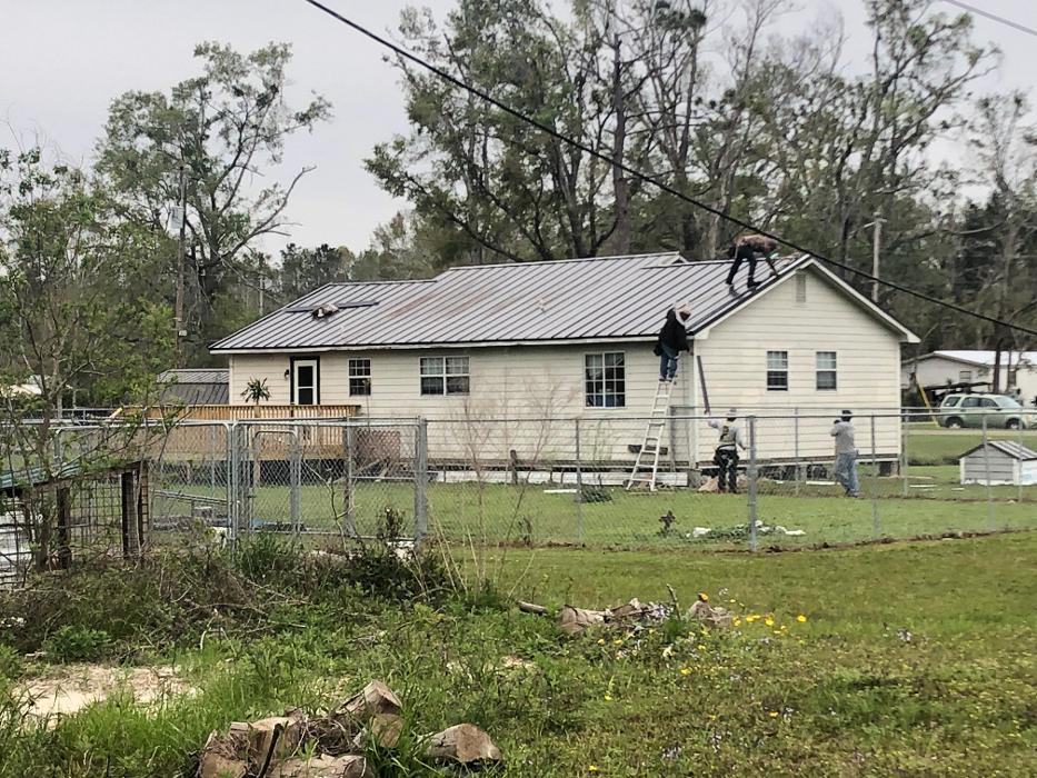 Local Roofing Contractor LLC Image