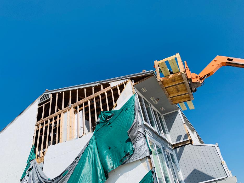 Local Roofing Contractor LLC Image