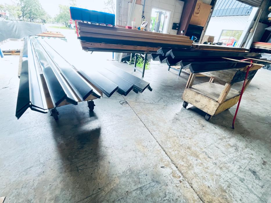 Local Roofing Contractor LLC Image