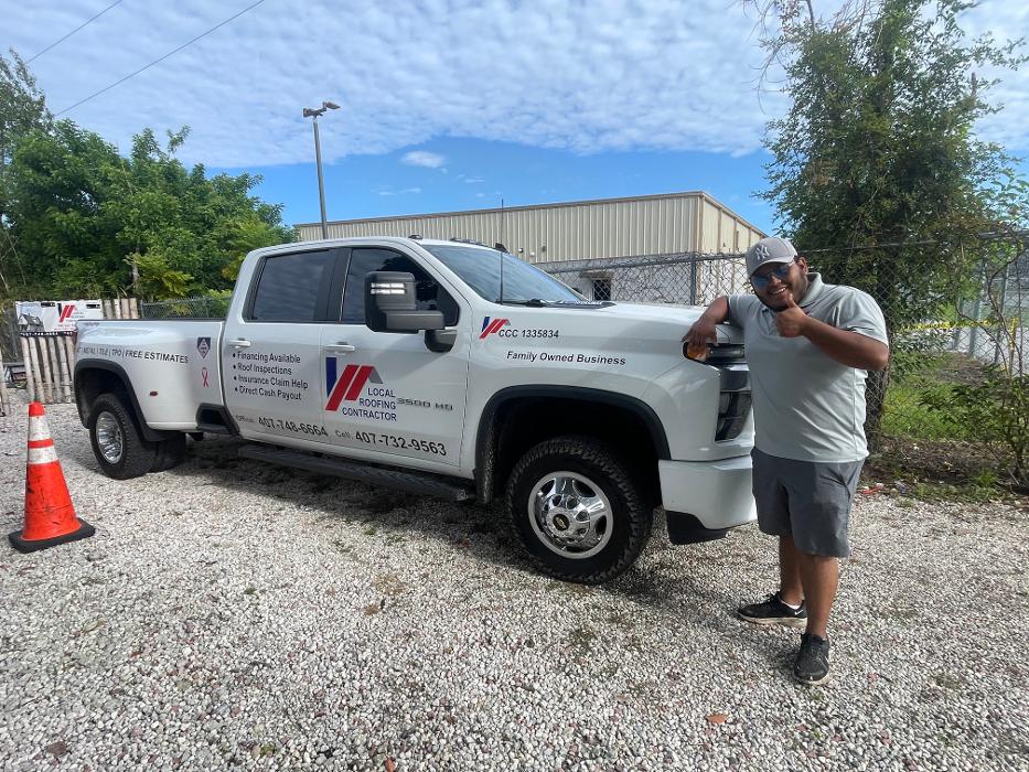 Local Roofing Contractor LLC Logo