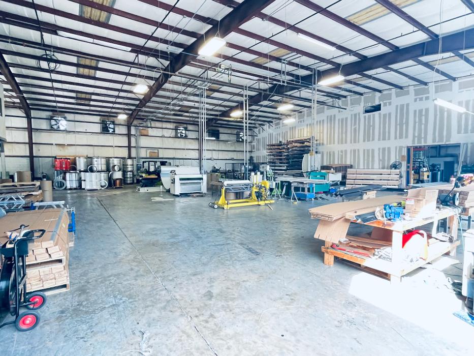 Local Roofing Contractor LLC Image