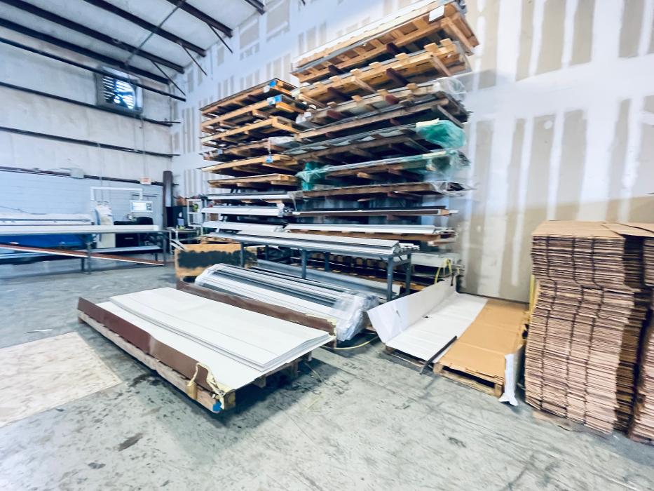 Local Roofing Contractor LLC Image