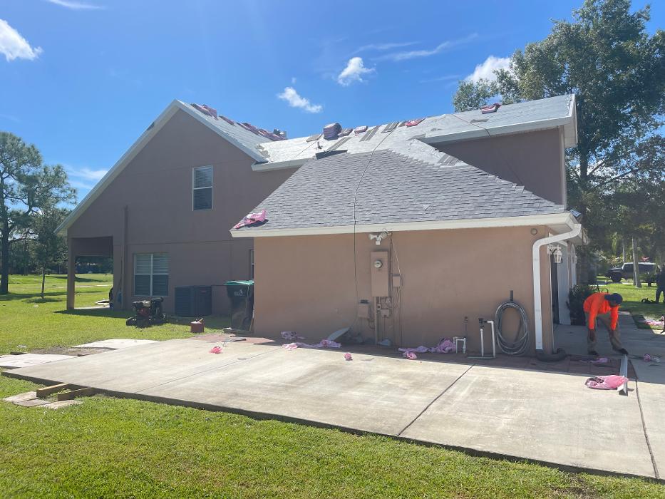 Local Roofing Contractor LLC Image