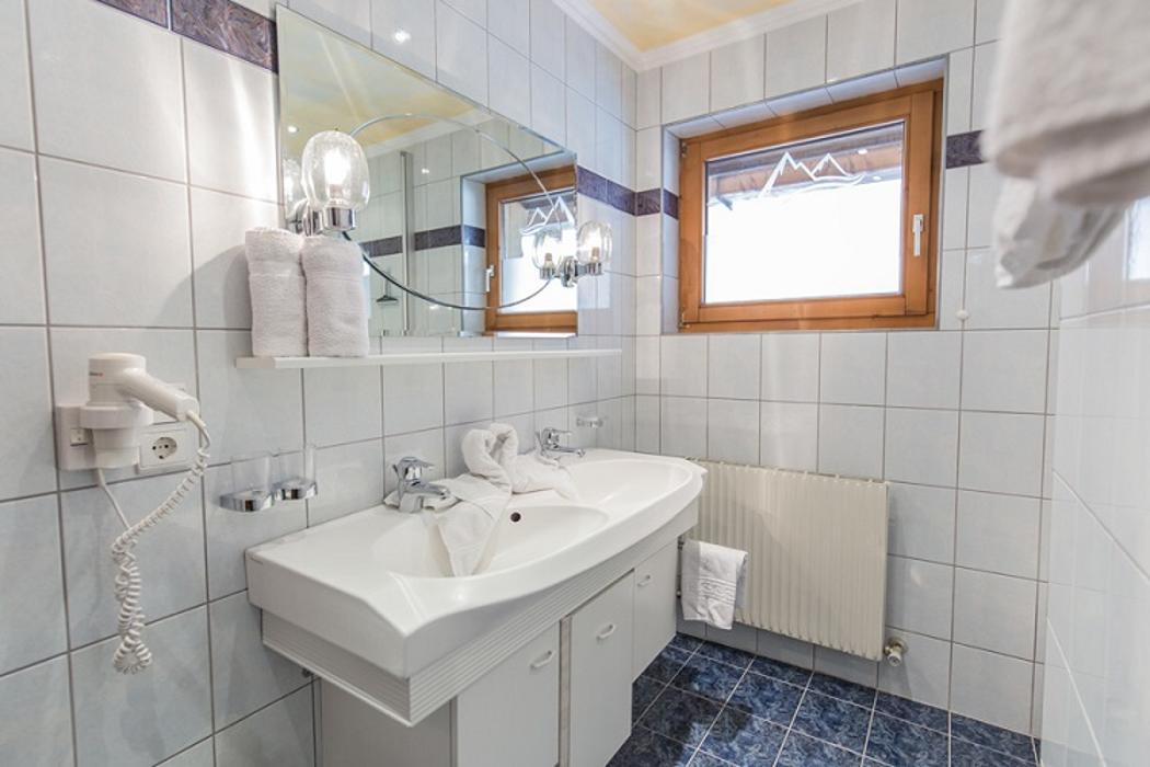 Weine-Edelbrände-Tabak Johann Gumpold in Neustift im Stubaital