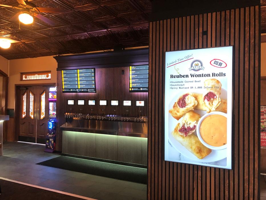 Papio's Food & Spirits Image