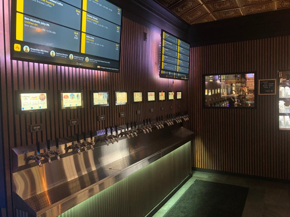 Papio's Food & Spirits Image