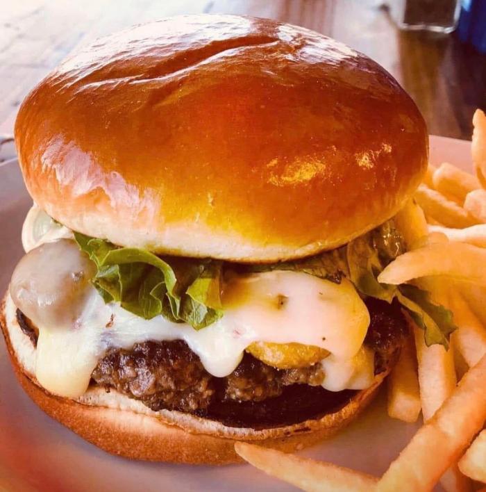 Papio's Food & Spirits Image