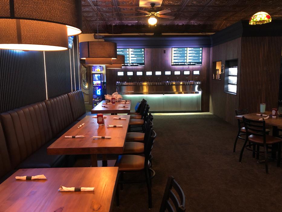 Papio's Food & Spirits Image