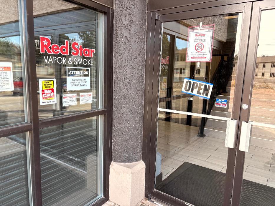 Red Star Vapor & Smoke