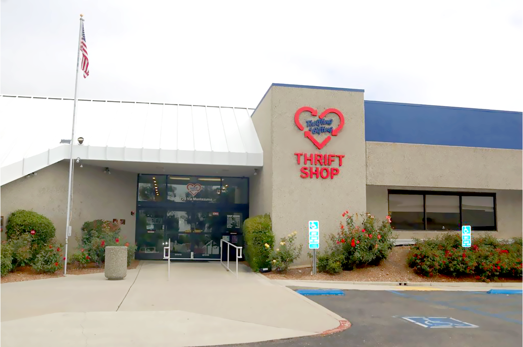 Thrifting 4 Gifting Image