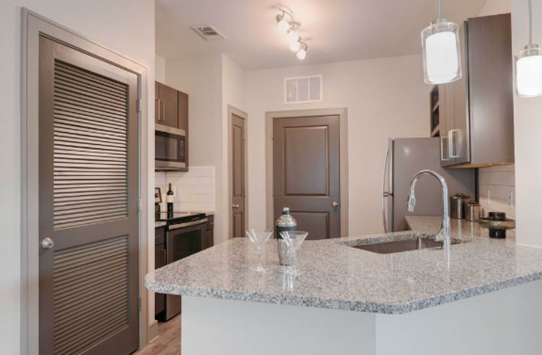 Cortland Luxe Shadow Creek Image