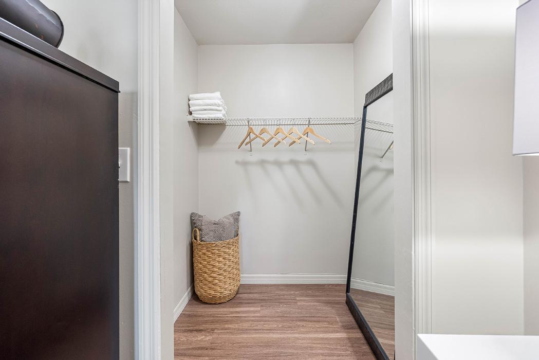 Cortland Mirror Lake Image