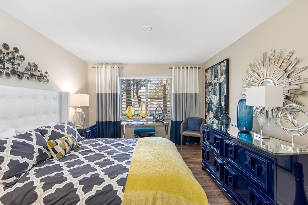 Cortland Mirror Lake Image