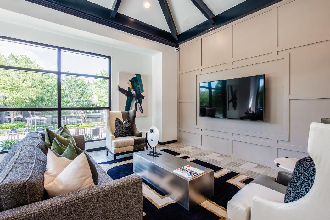 Cortland Walnut Hill Image