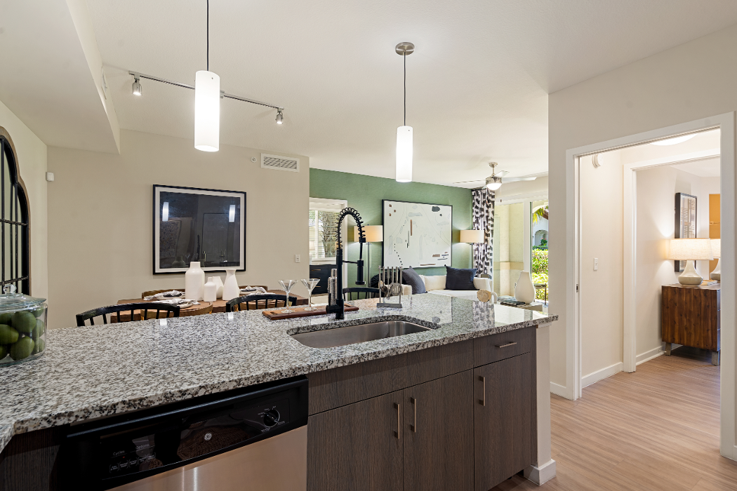 Cortland Hollywood Image