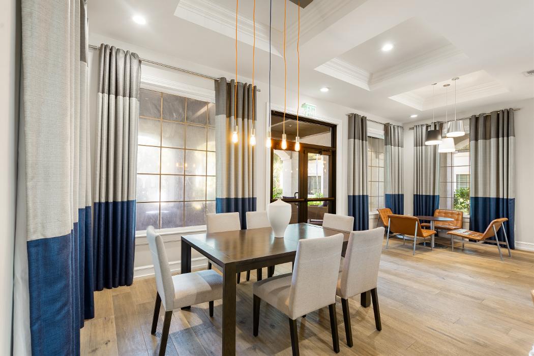 Cortland Hollywood Image