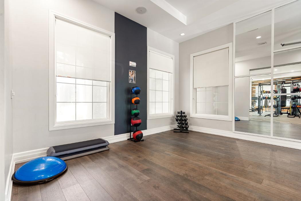 Cortland Hollywood Image