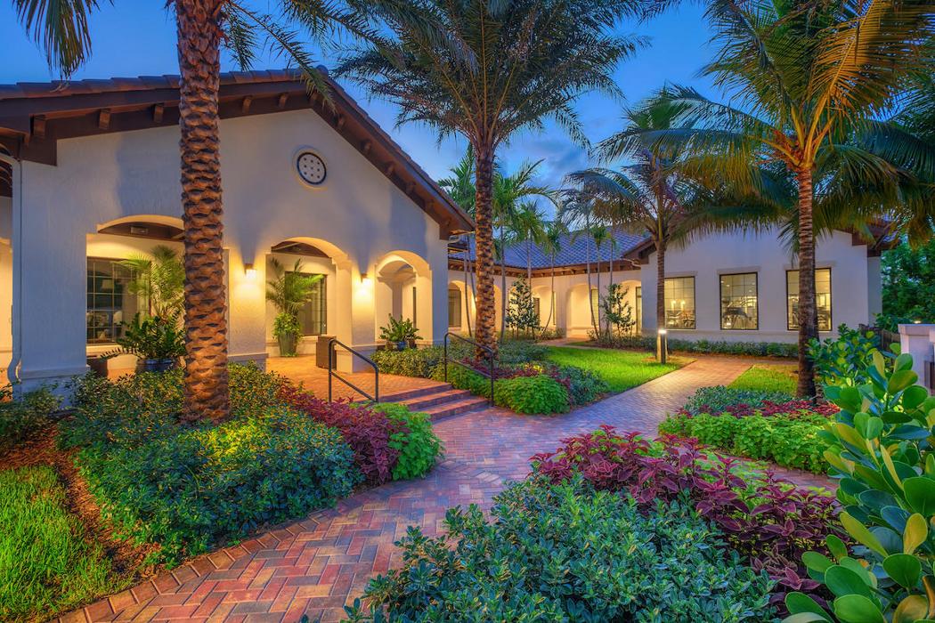 Cortland Hollywood Image