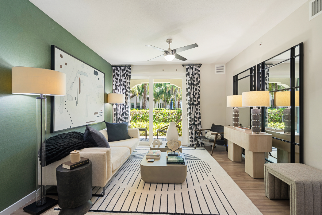 Cortland Hollywood Image